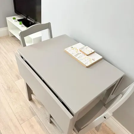 Apartamento Flat On Road By Local Bristol